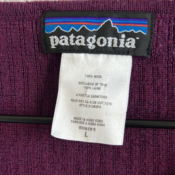 Patagonia 100% Wool Purple Eggplant V Neck Sweater Top Casual Athleisure Wool L - Picture 3 of 6